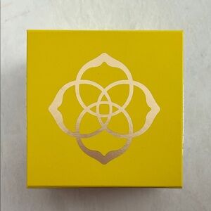 Kendra Scott Box Packaging